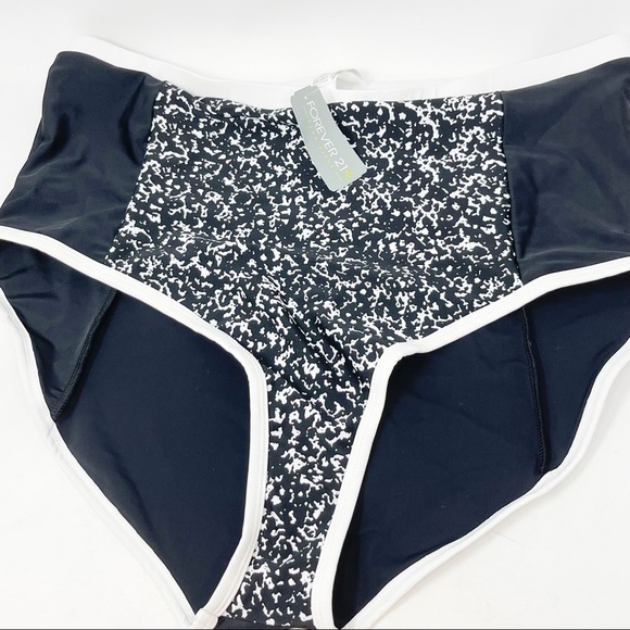 FOREVER 21+ Women’s Plus Size Swim Bottom Black White High Waist Modest - Picture 3 of 9